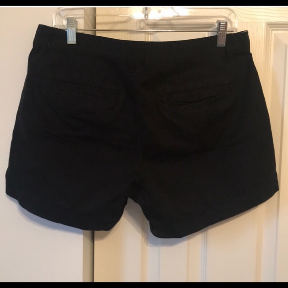Size 12 Old Navy Shorts - Picture 2 of 4
